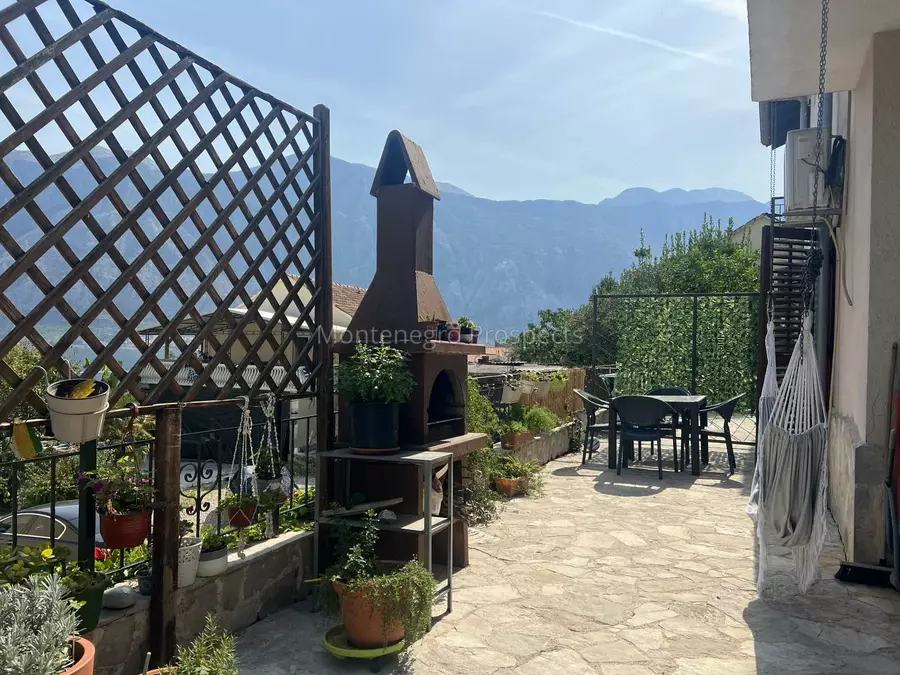 Two bedroom town house with nice garden in prcanj kotor bay 13858 3