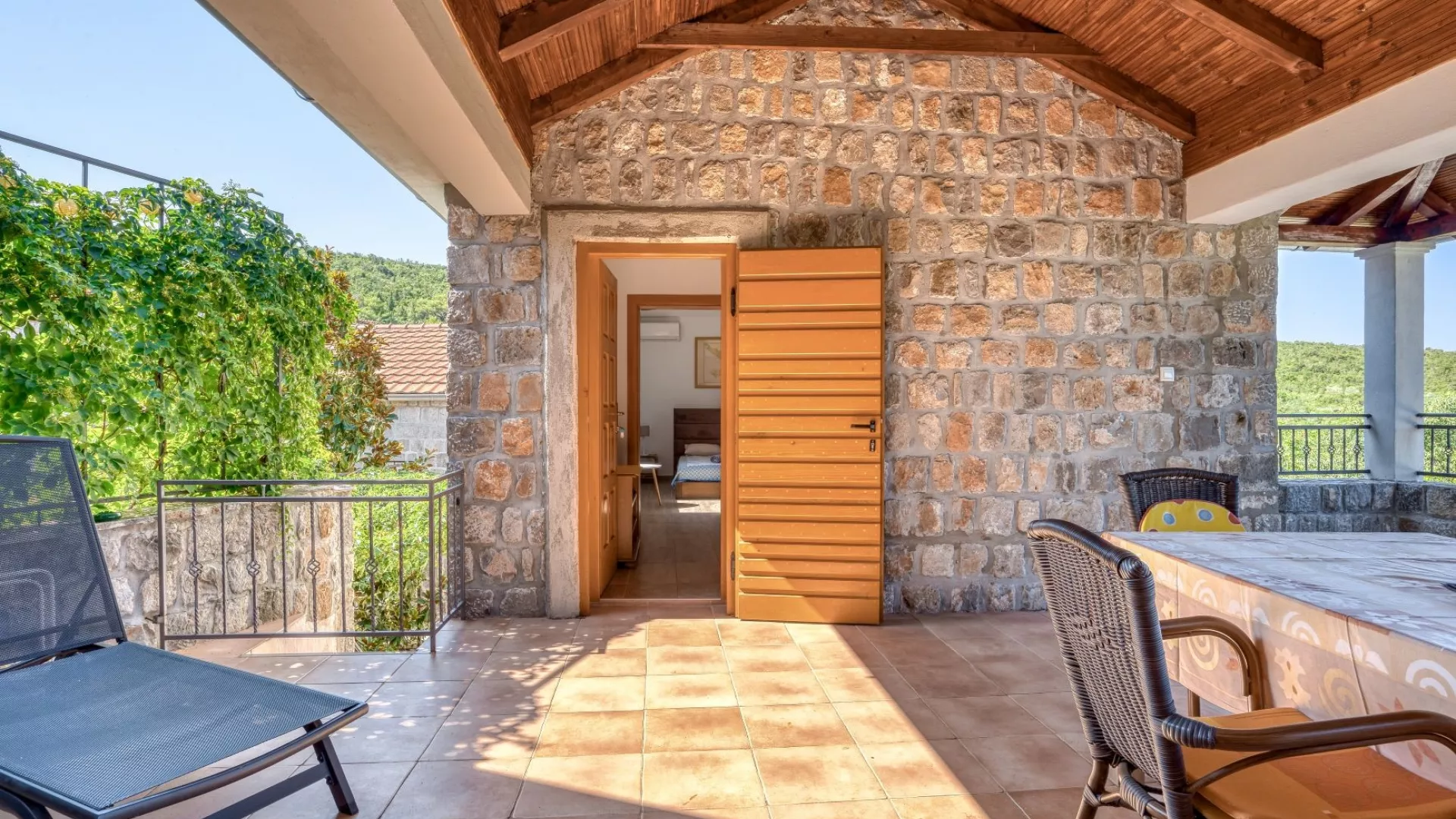 Lustica valley house id14078 12