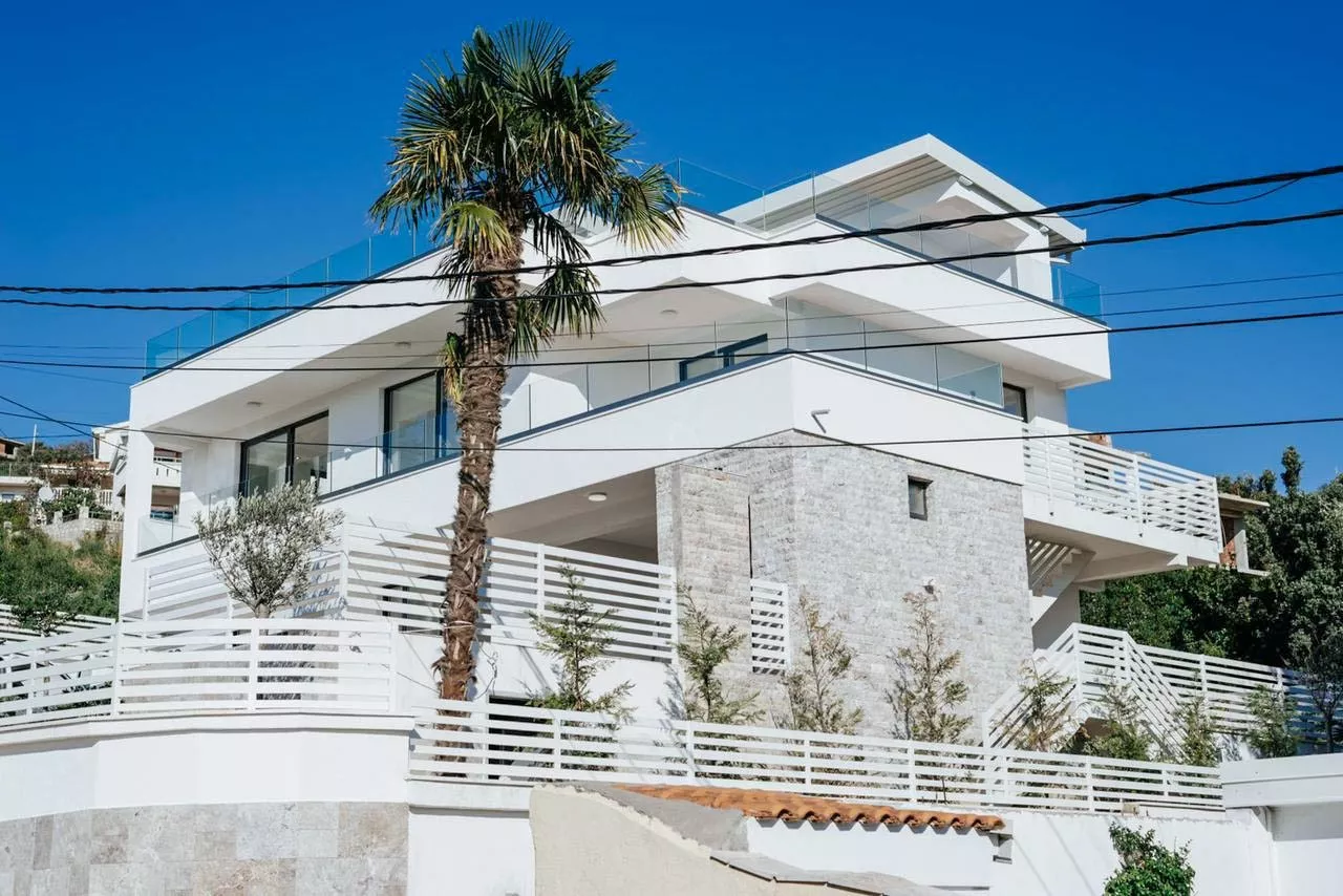 Vila na prodaju 10407 24