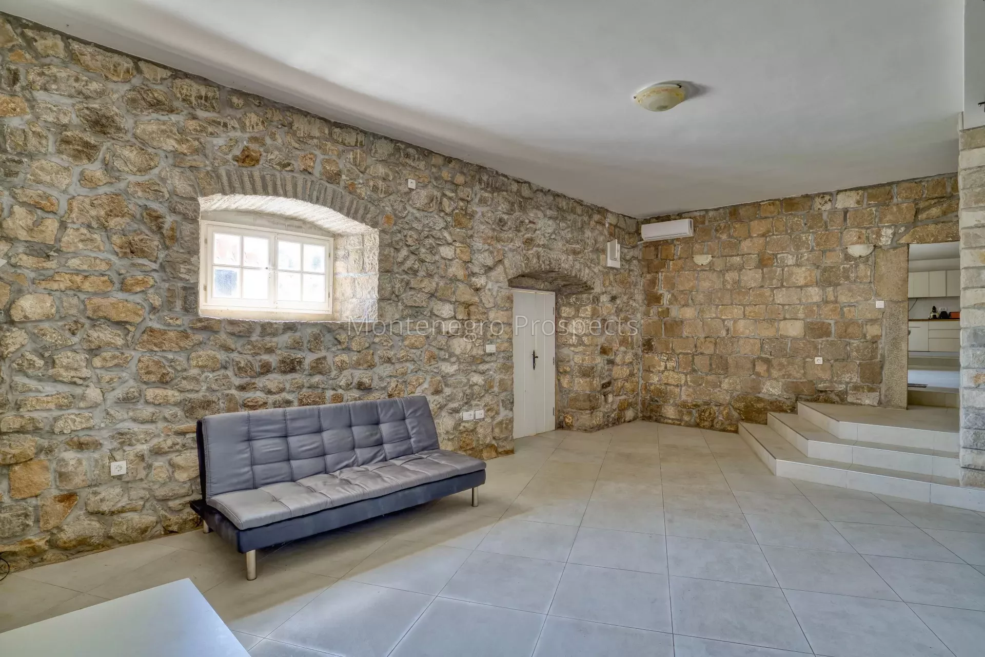 14111 villa in zabrde for sale 1 of 1 17.jpg
